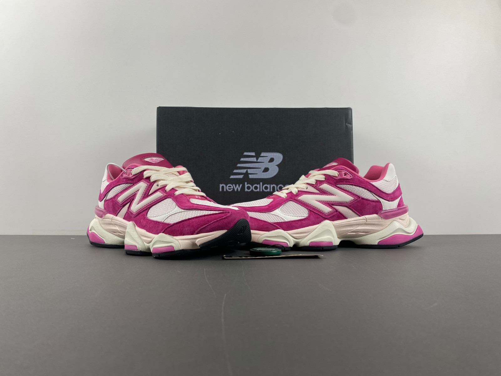 new Ba1an*e 9060 fuchsia pink men