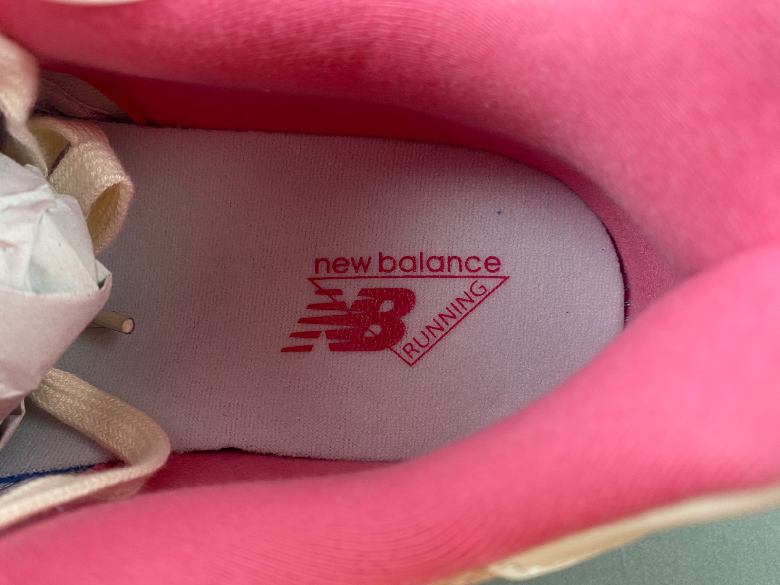 new Ba1an*e 9060 fuchsia pink men