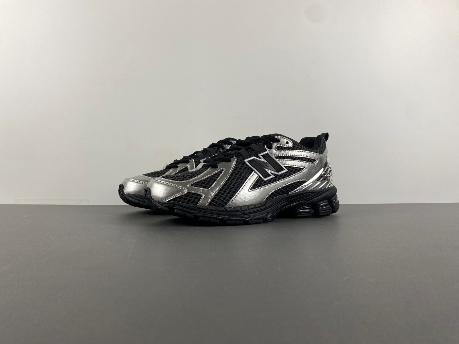 new Ba1an*e the basement x 1906r ''black silver'' m1906rbs