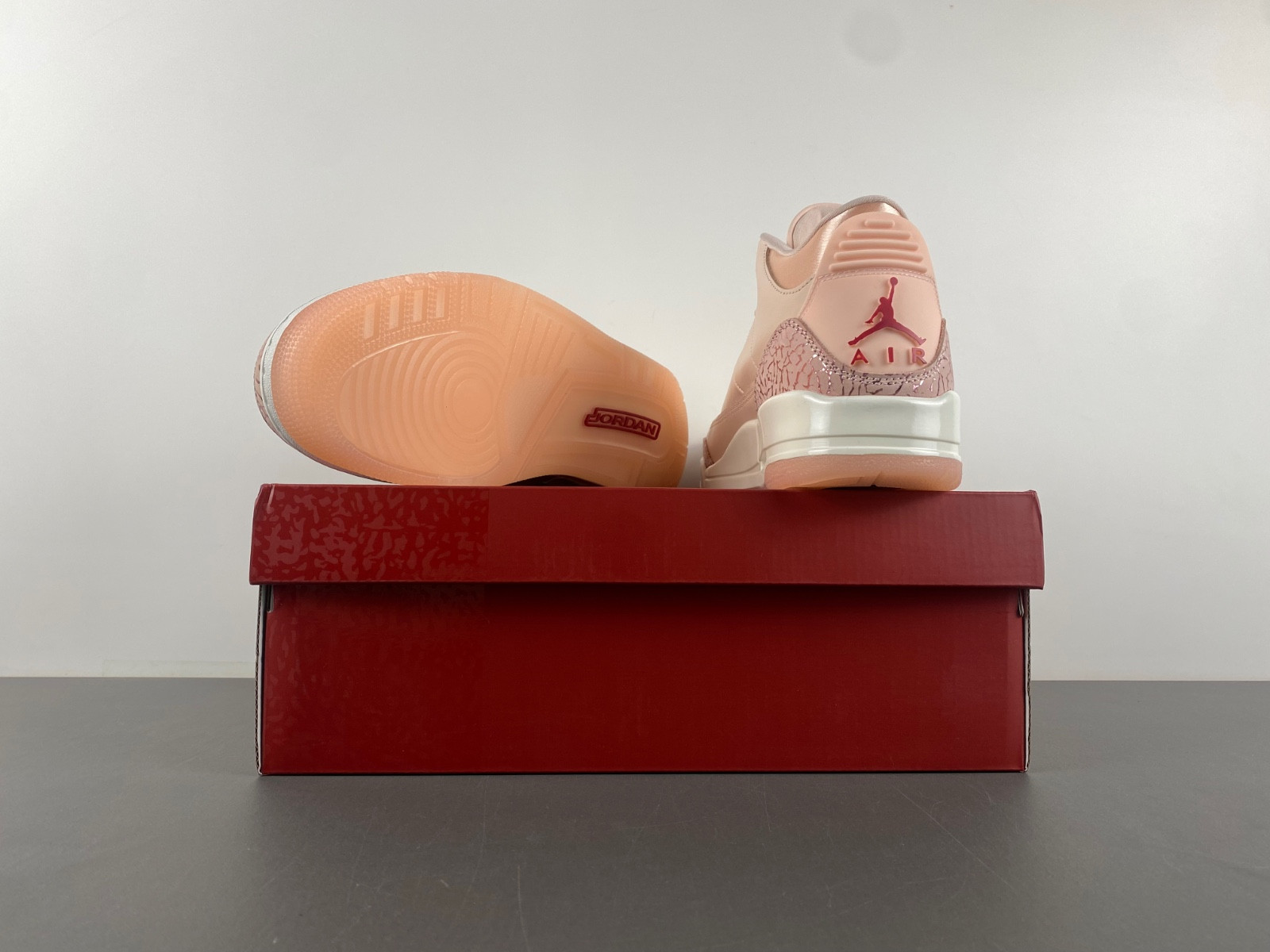 Air Jordan 3 WMNS "Valentine