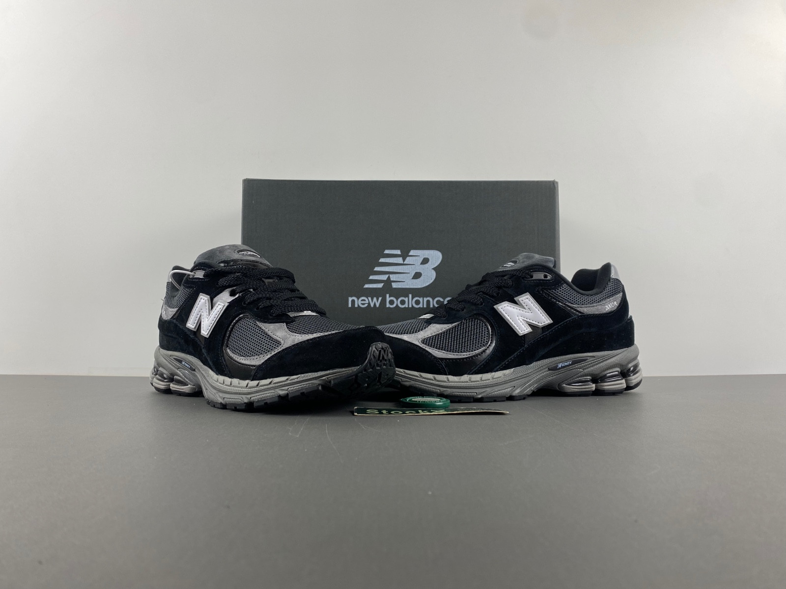 new Ba1an*e 2002r black dark grey white