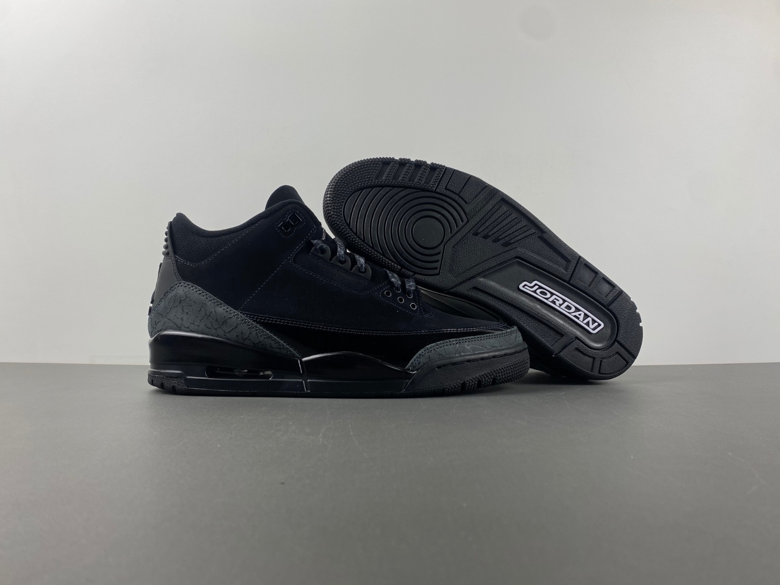 Air Jordan 3 "Black Cat" 2025 CT8532-001