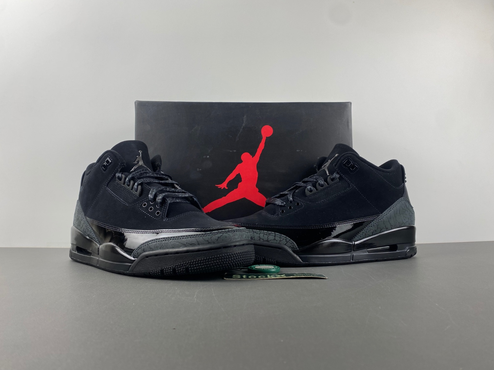 Air Jordan 3 "Black Cat" 2025 CT8532-001
