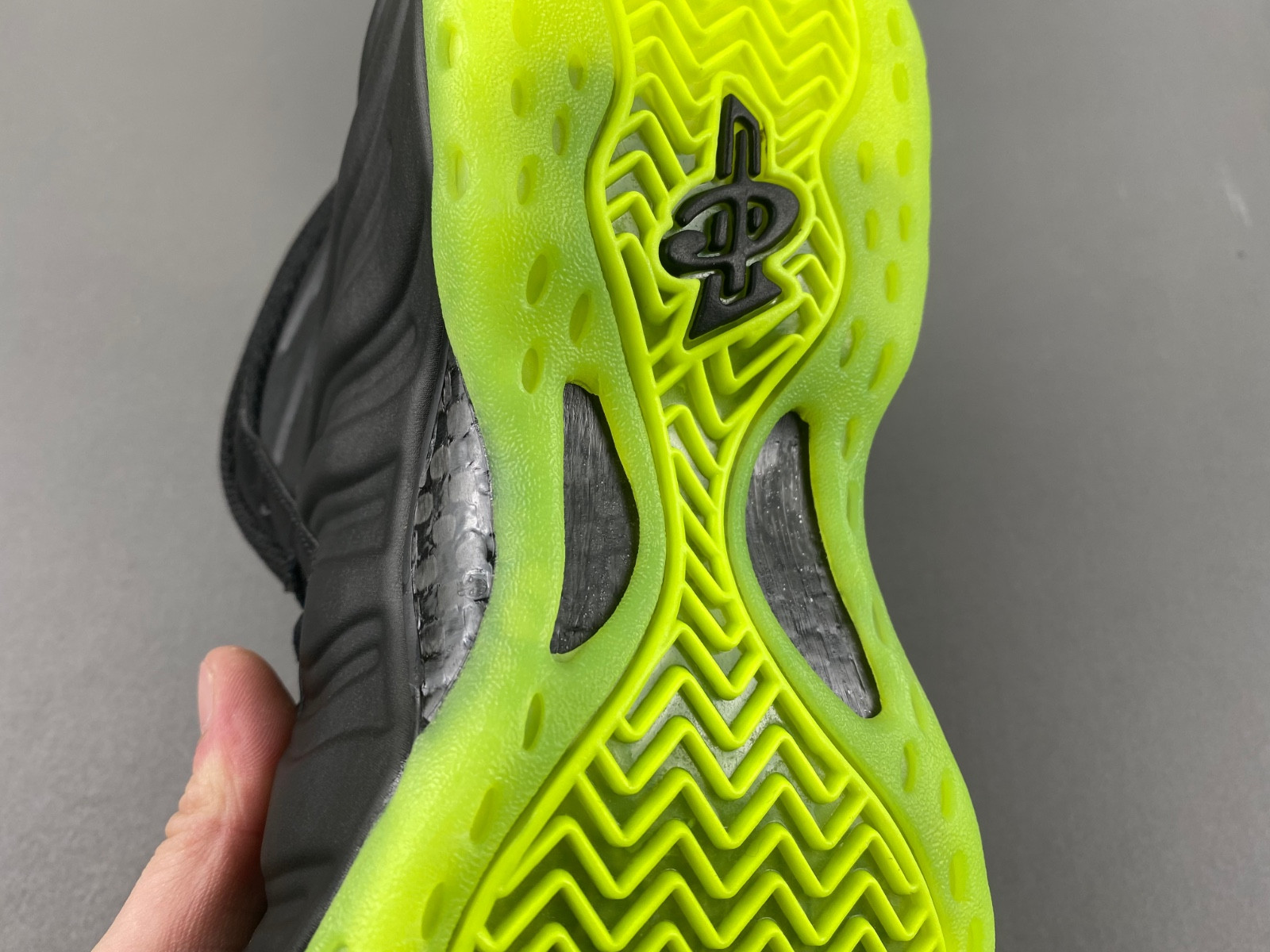 Nike Air Foamposite One Black Volt Men