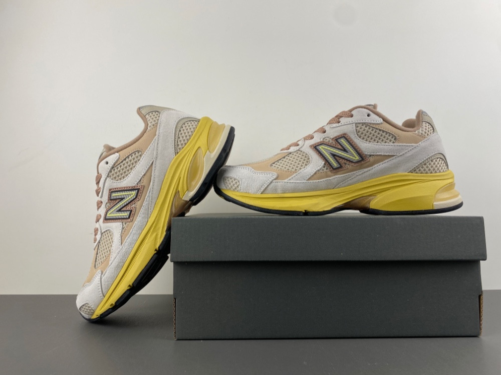 new Ba1an*e 2010 rose beige men
