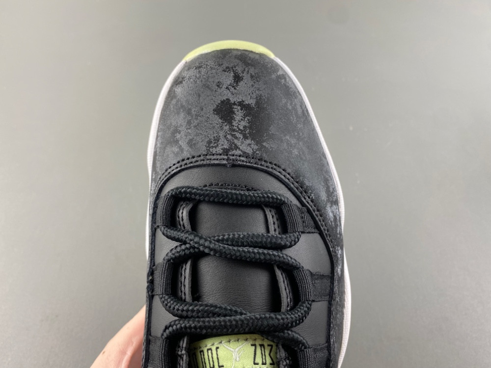 Air Jordan 11 Sneaker School IB1378-001