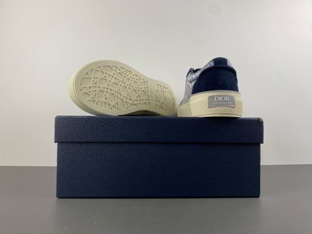 D10r b33 sneaker