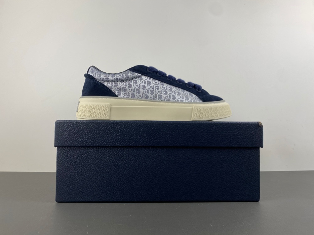 D10r b33 sneaker