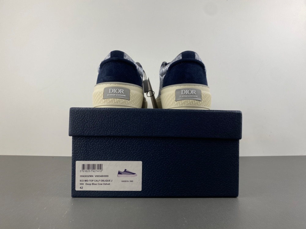 D10r b33 sneaker