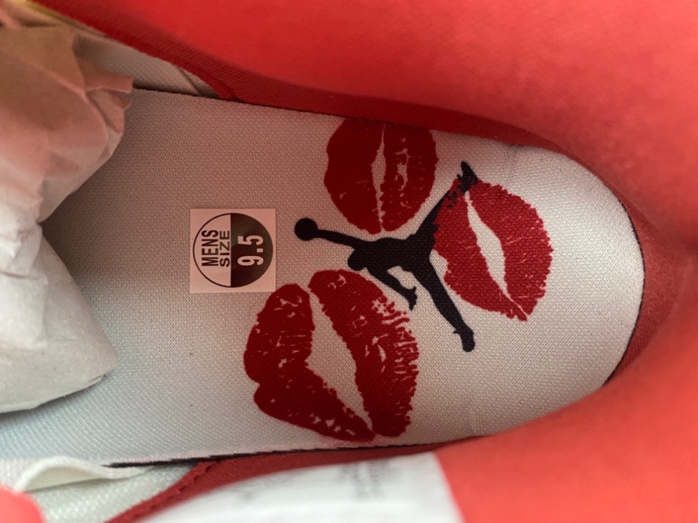Air Jordan 4 Valentine