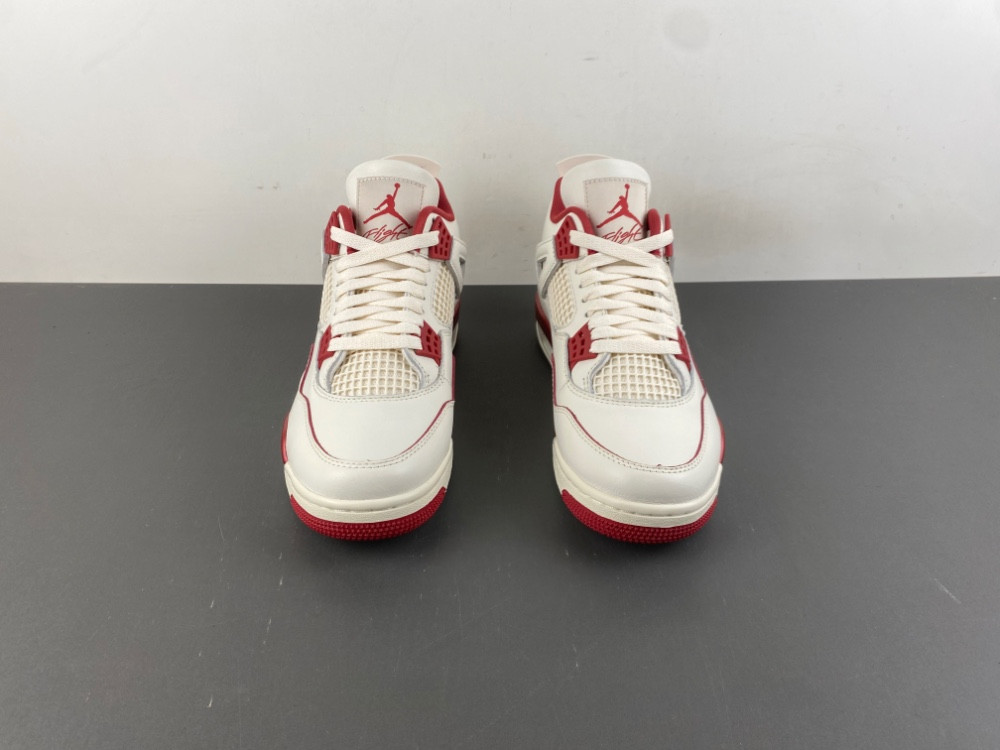 Air Jordan 4 Valentine
