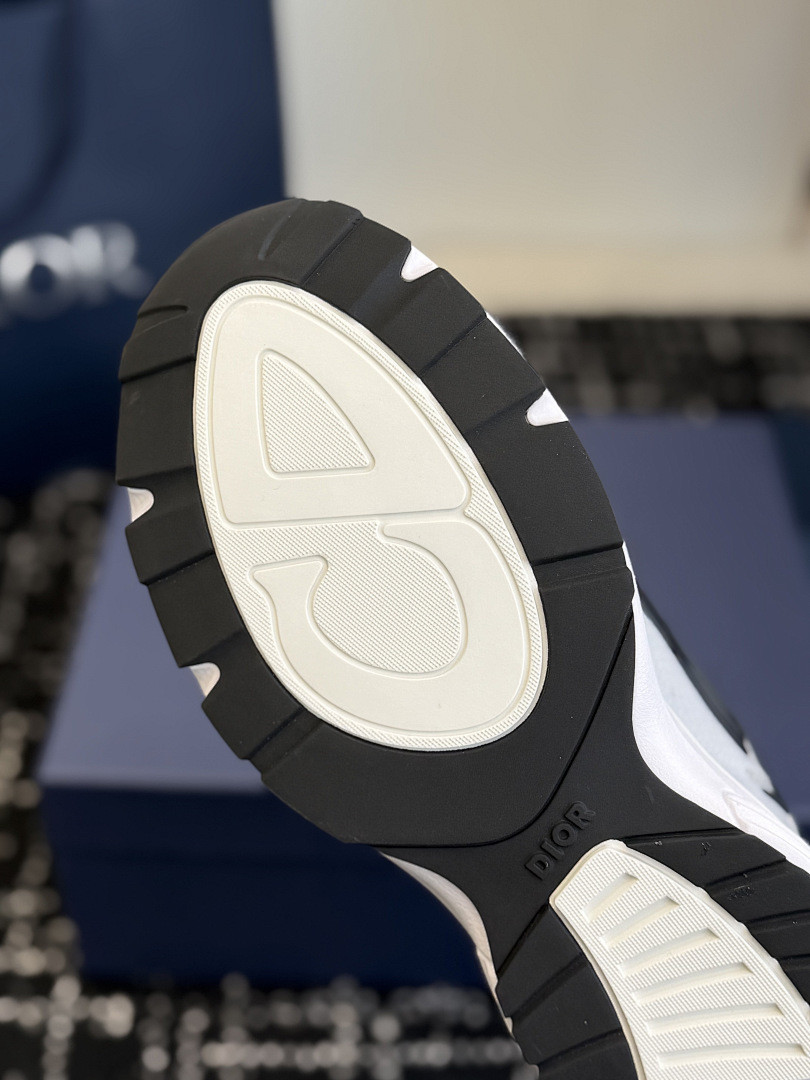 D10r b30 sneaker