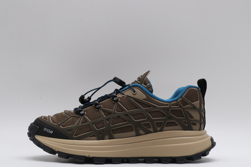 D10r b31 runner sneaker