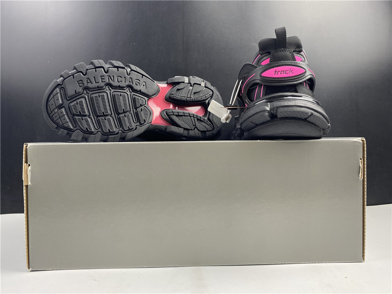 Ba1en*iaga track black with red lines