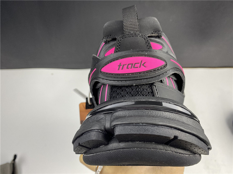 Ba1en*iaga track black with red lines