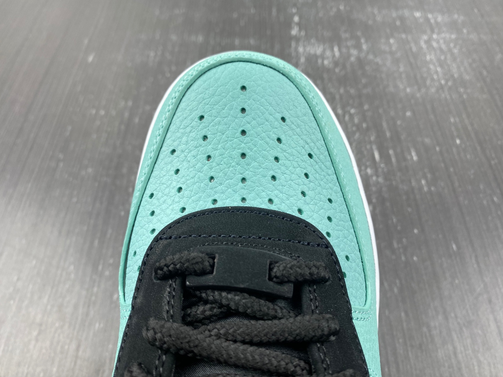 T*f*ny & co. x nike air force 1 low dz1382-002