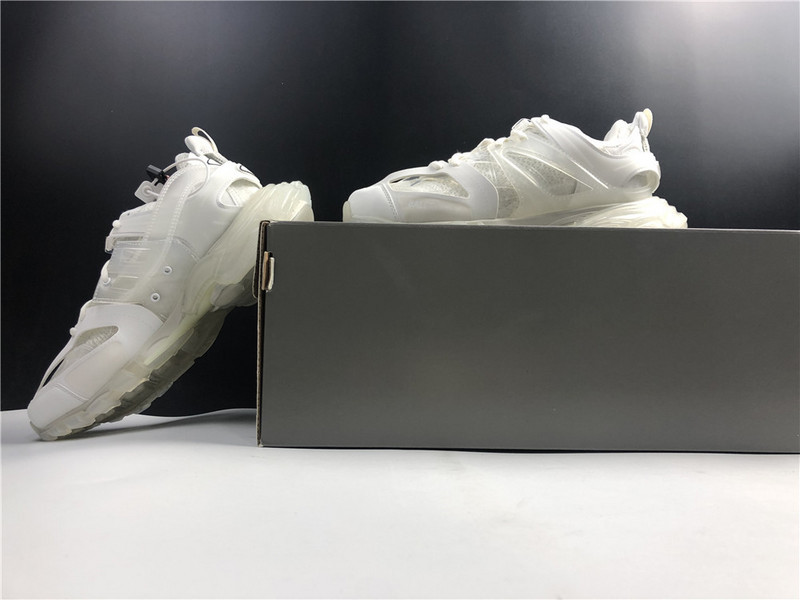 Ba1en*iaga track all white
