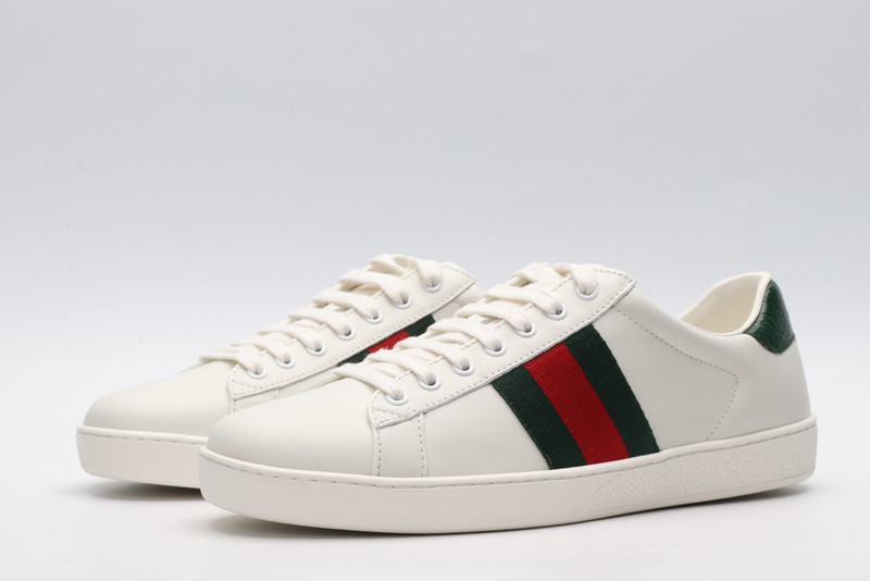 Gvc*1 ace embroidered low-top sneaker white with stripe