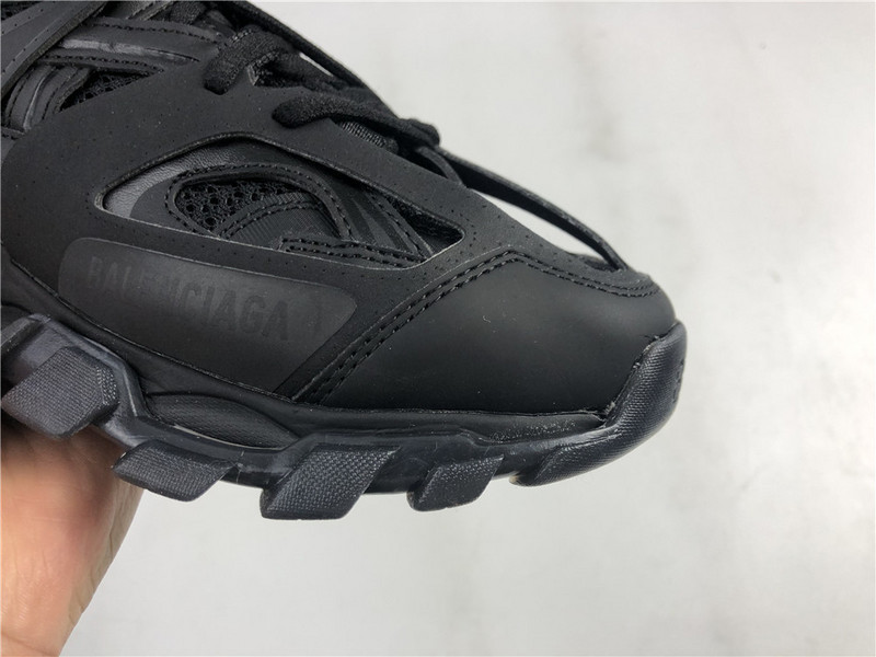 Ba1en*iaga track all black