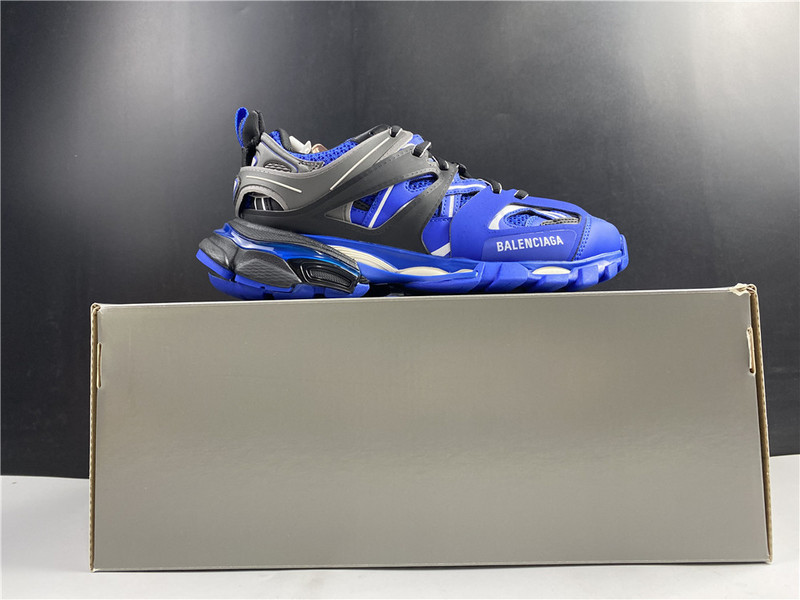 Ba1en*iaga track blue & black color