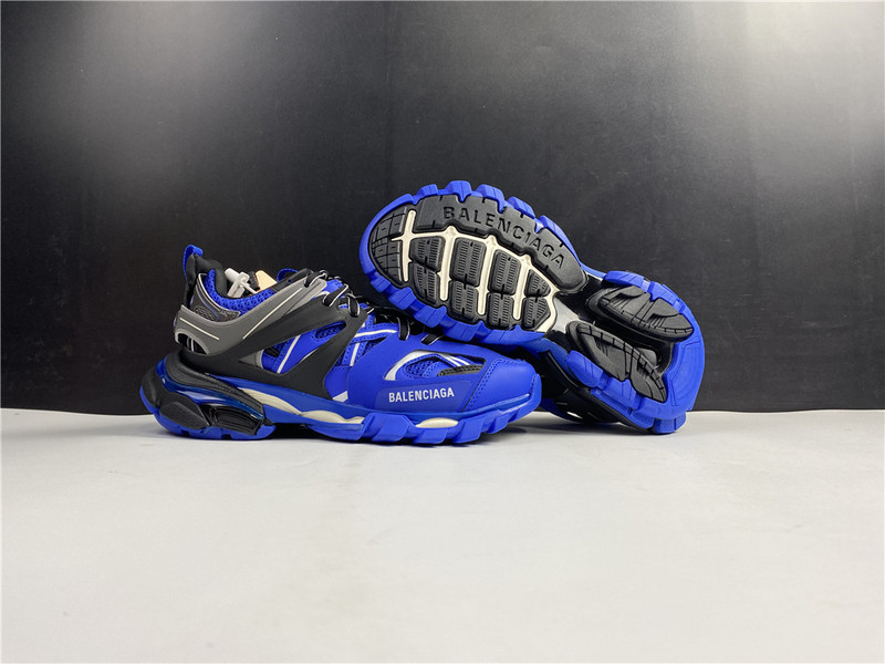 Ba1en*iaga track blue & black color