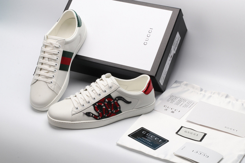 Gvc*1 ace embroidered low-top sneaker white with snake