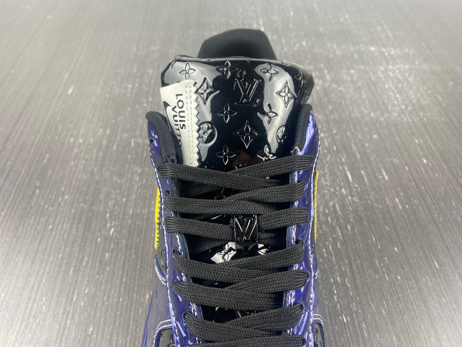 lwe sneaker