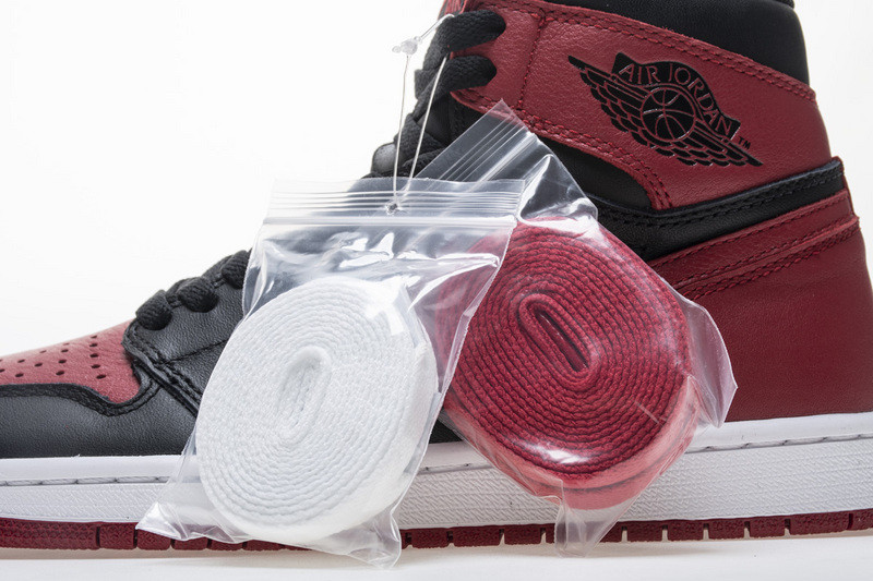 air jordan 1 retro high banned black red 555088-001