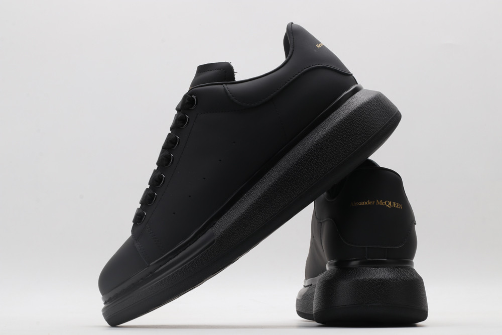 a1exa*der Mcqv*en all black