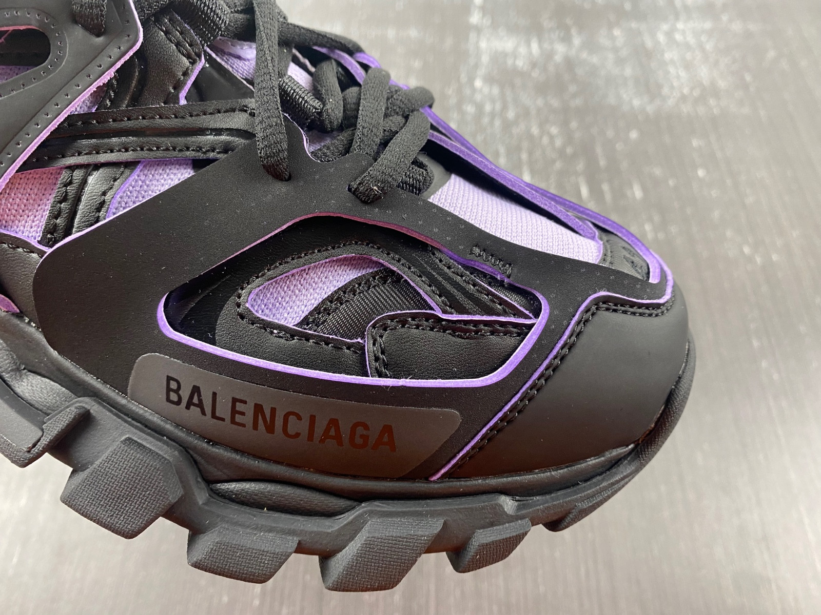 Ba*len*cia*ga 3.0 track