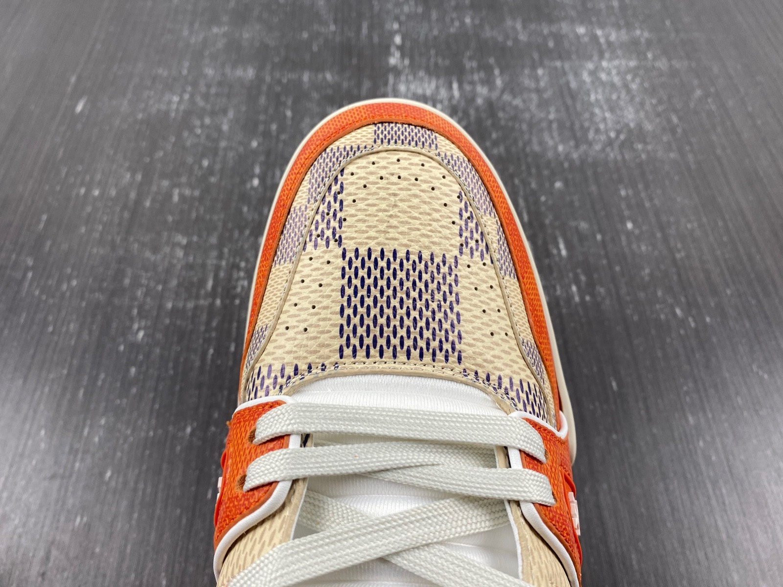 lwe sneaker