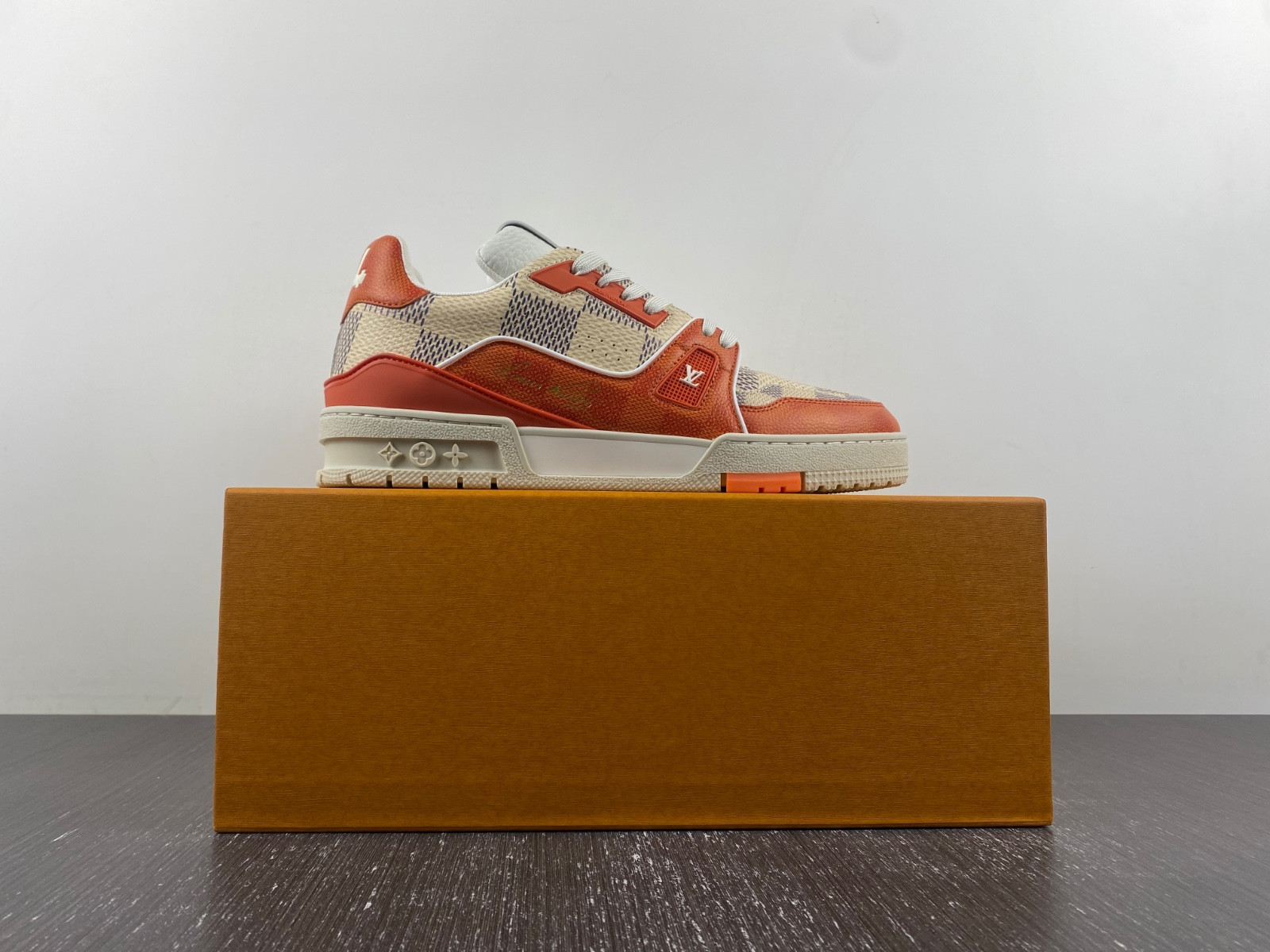 lwe sneaker