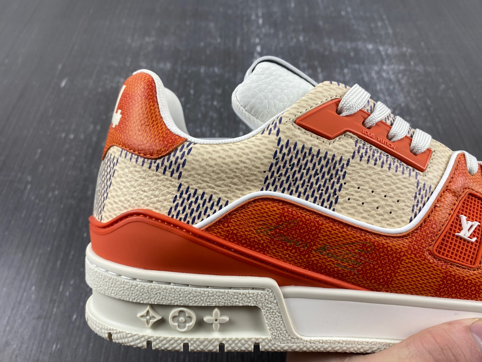 lwe sneaker