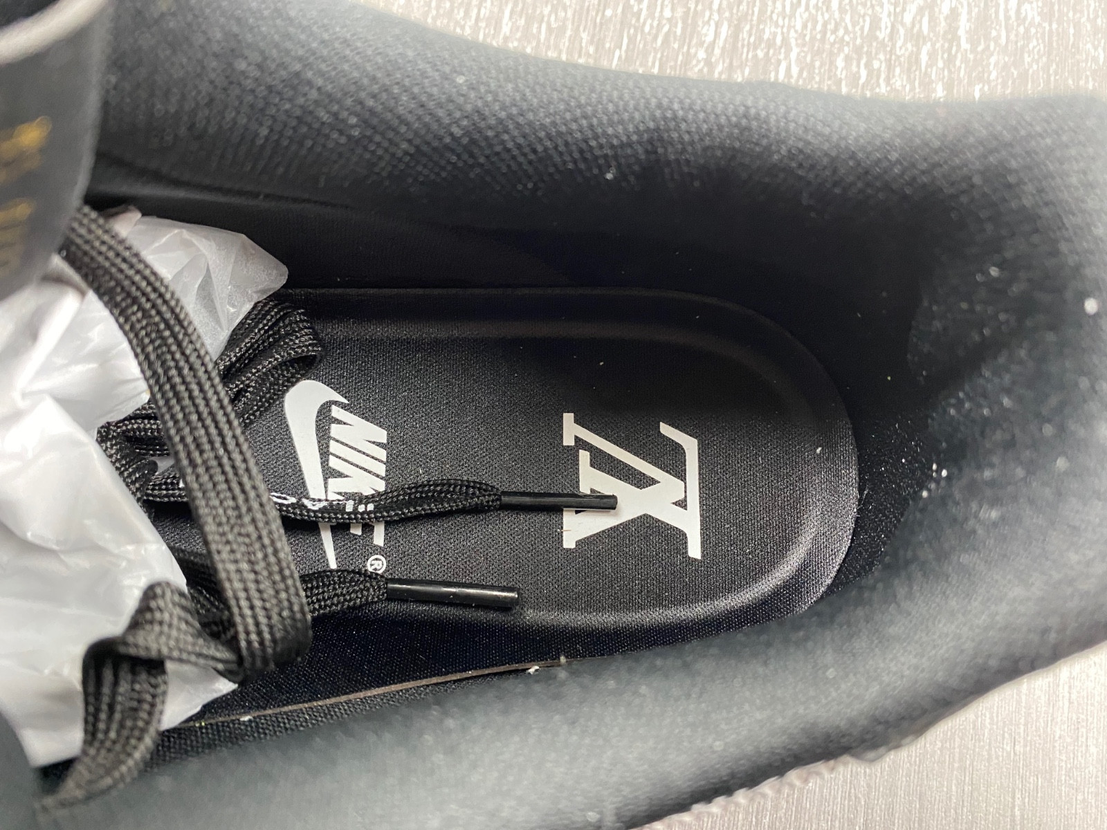 lwe sneaker