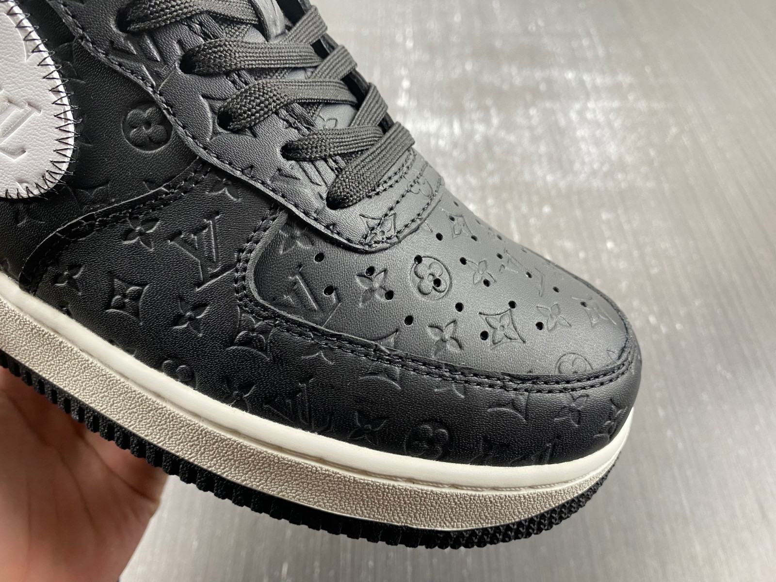 lwe sneaker