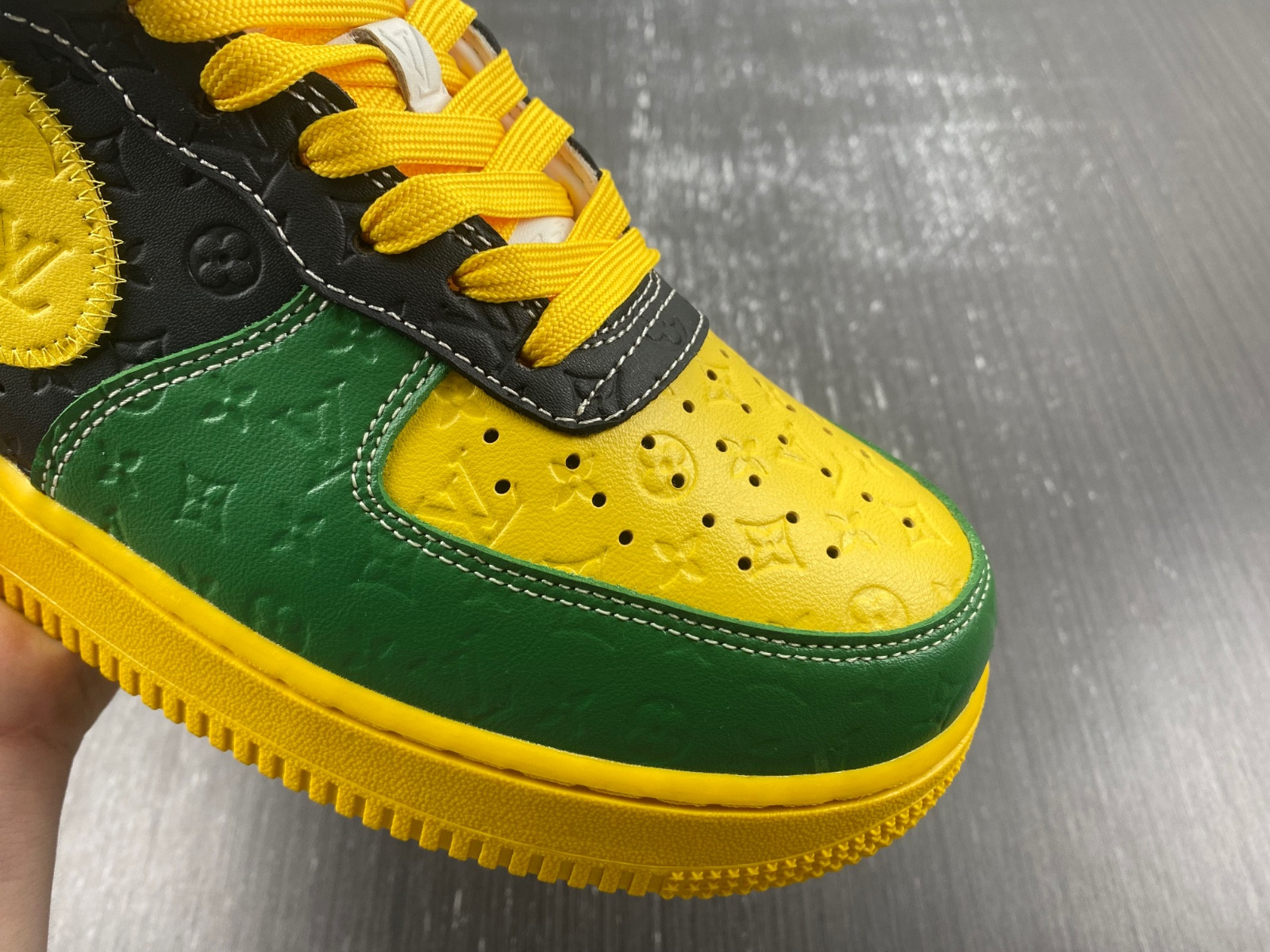 lwe sneaker