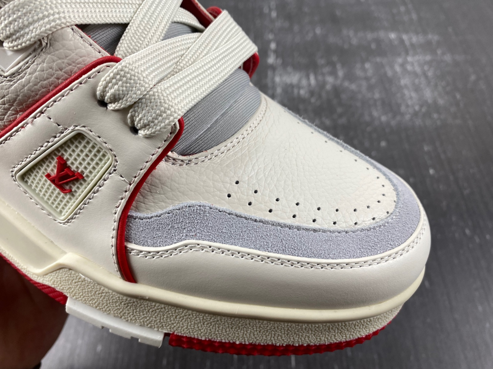 lwe sneaker
