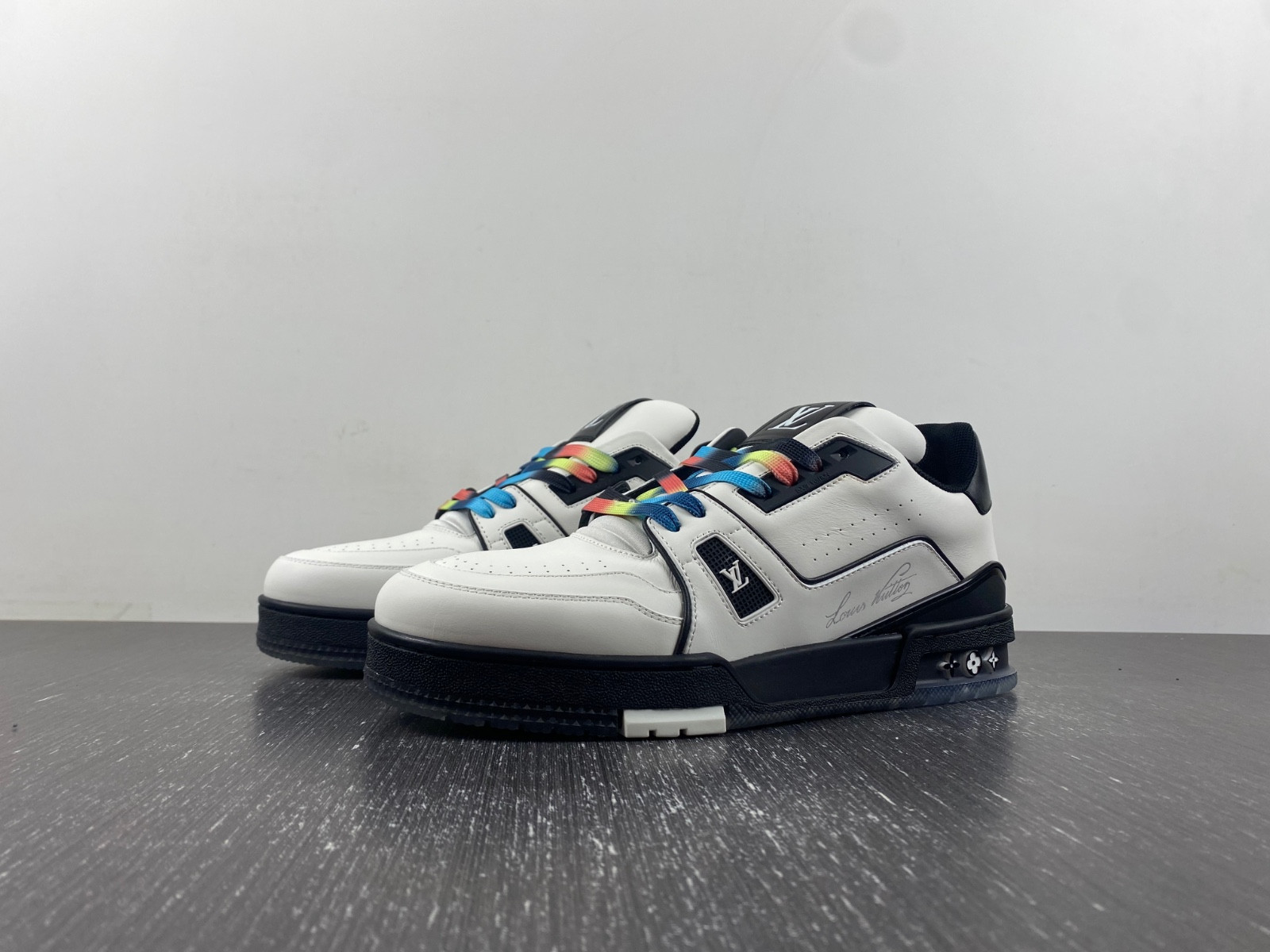 lwe sneaker