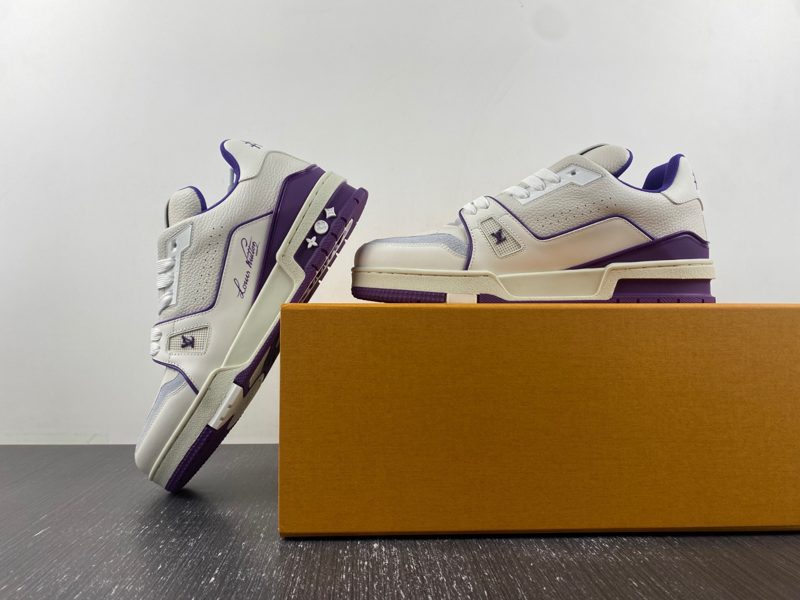 lwe sneaker