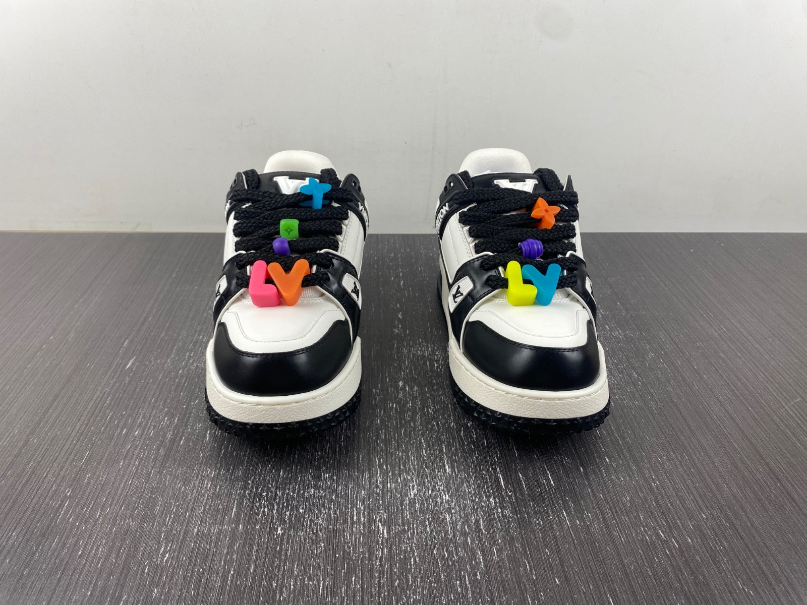 lwe sneaker