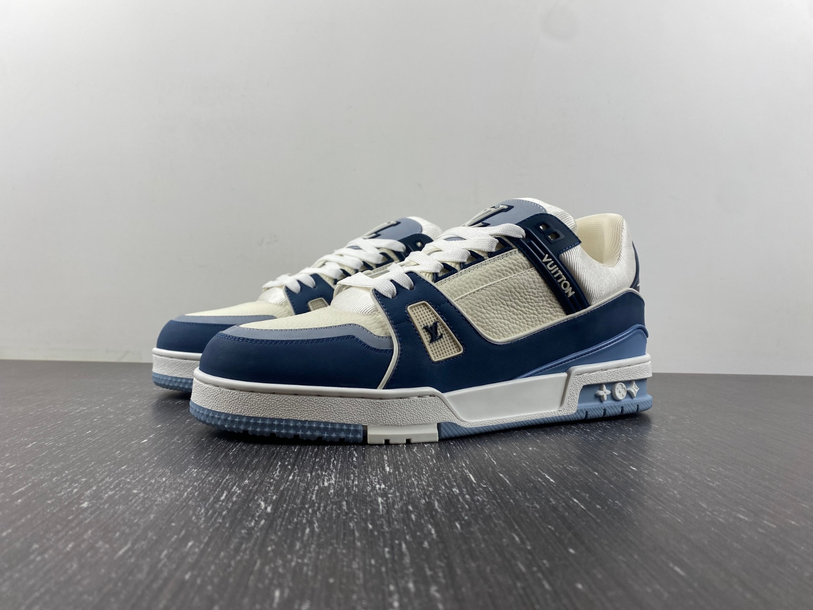 lwe sneaker