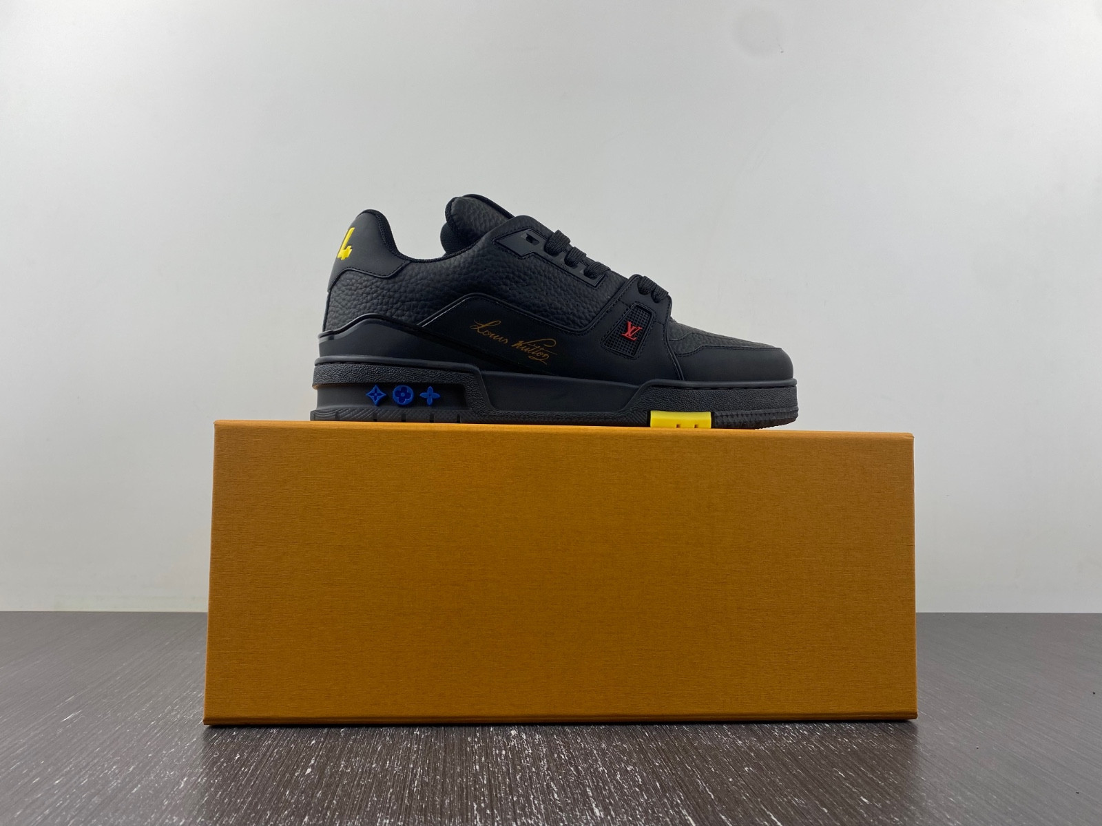 lwe sneaker