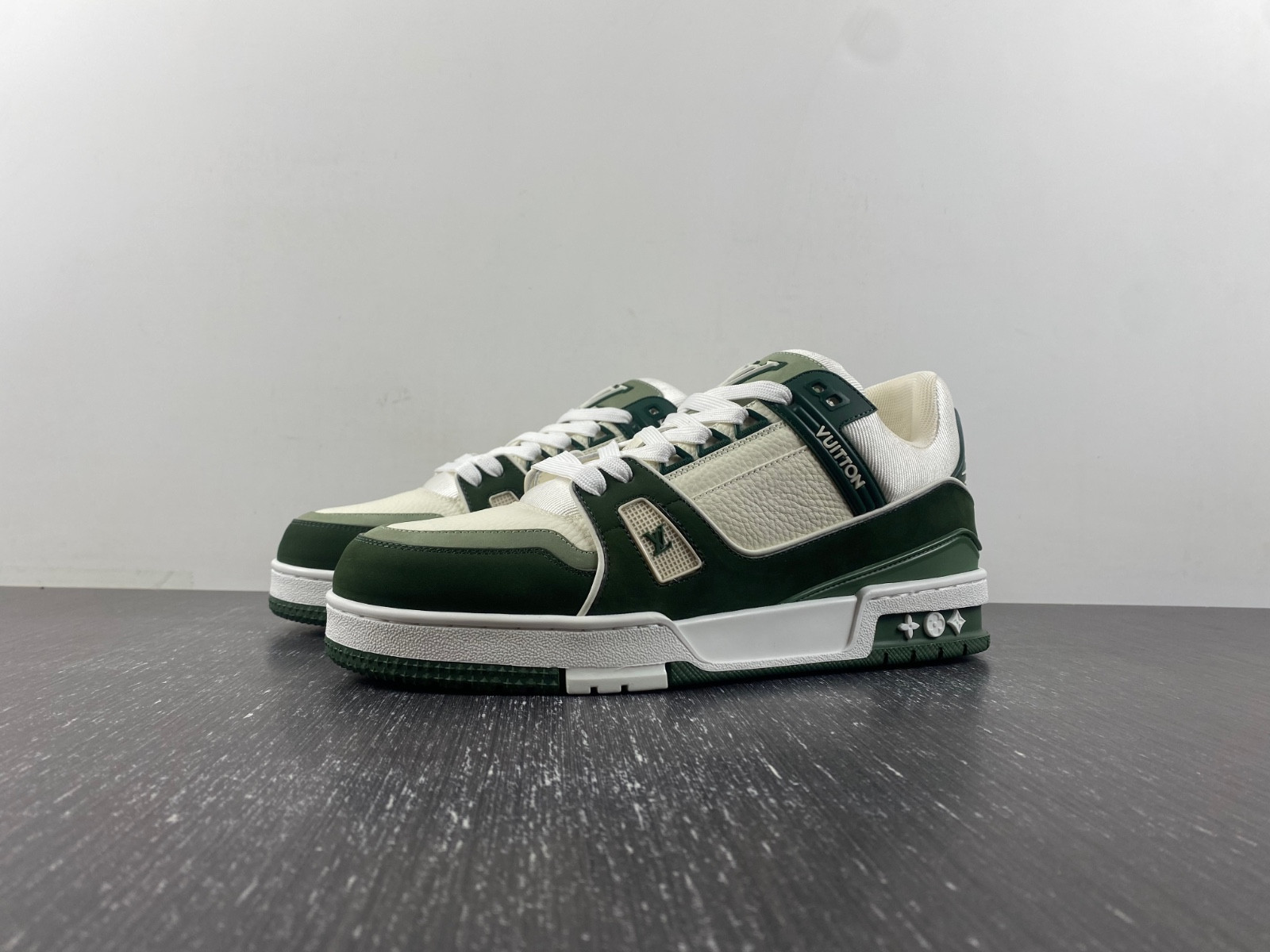 lwe sneaker