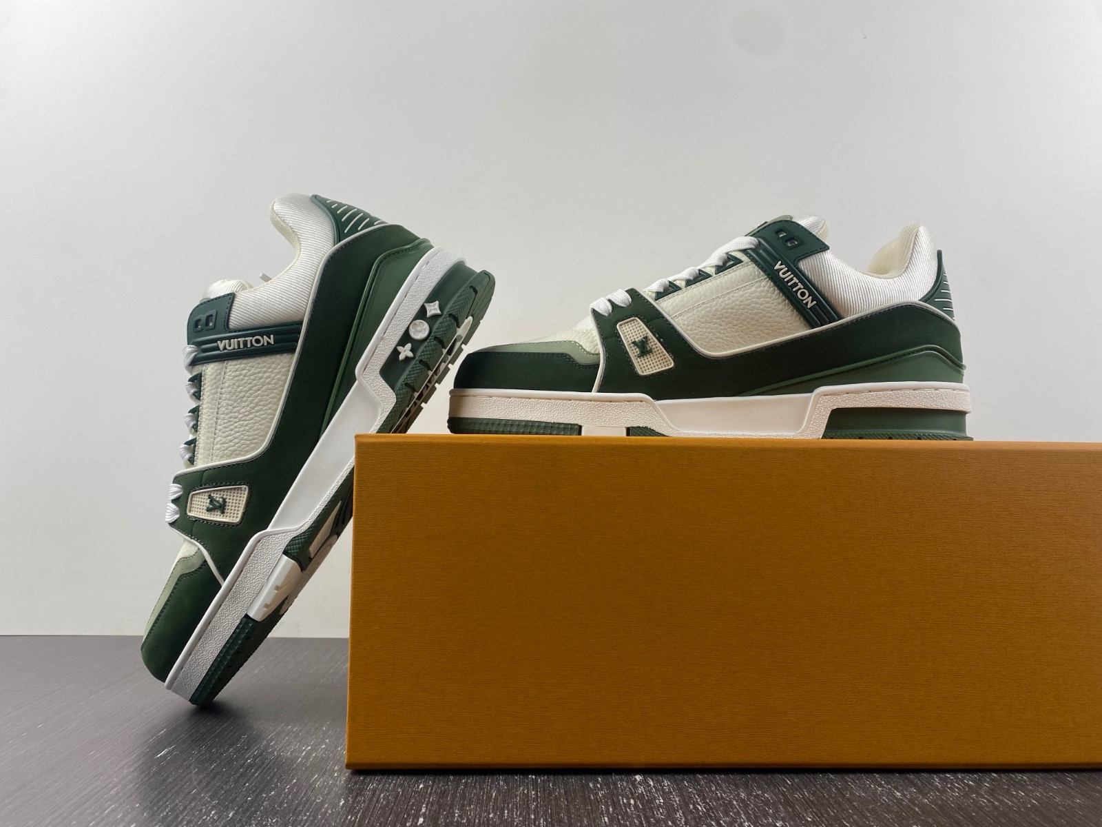 lwe sneaker