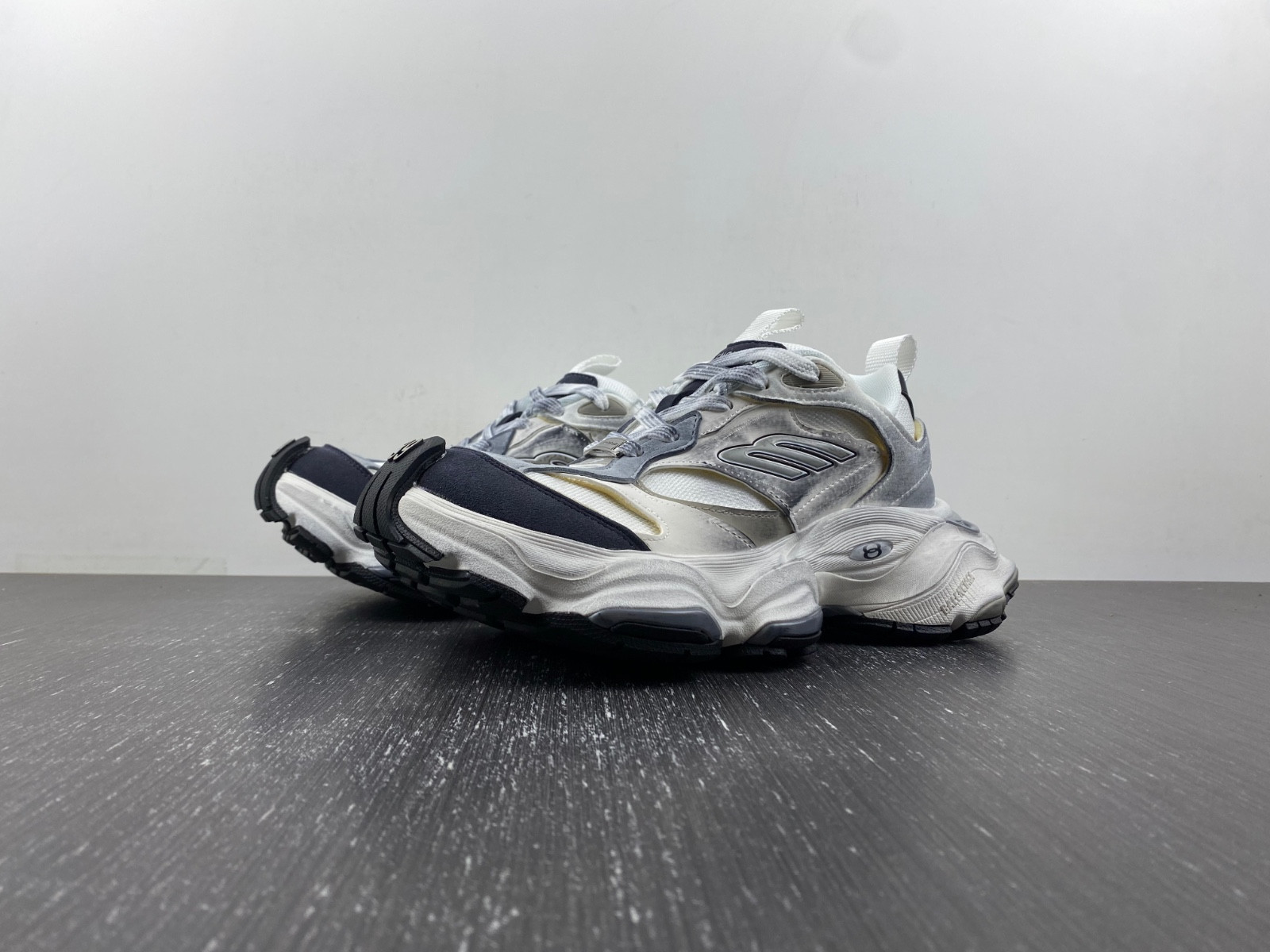 Ba*len*cia*ga men''s cargo sneaker