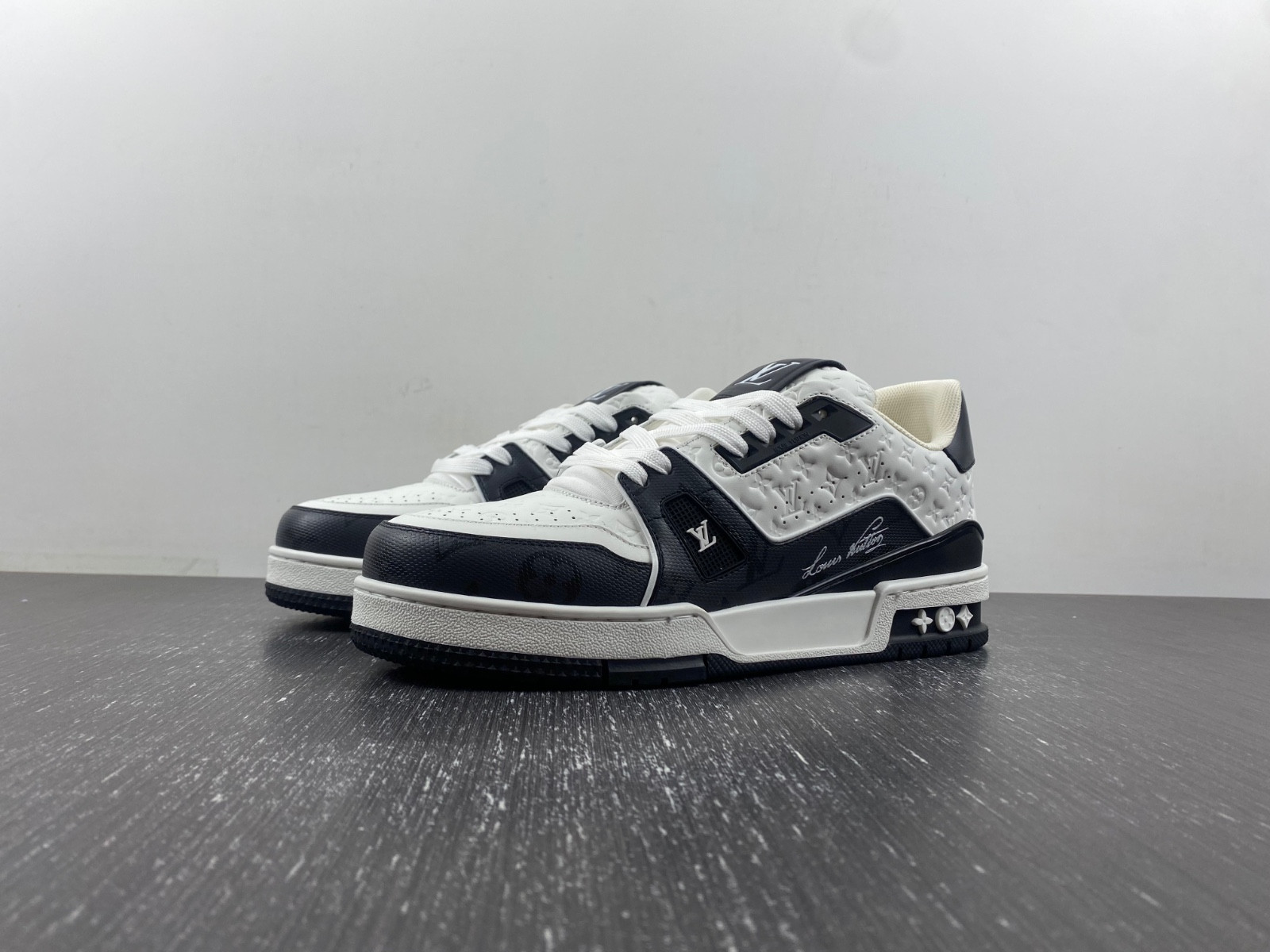 lwe sneaker