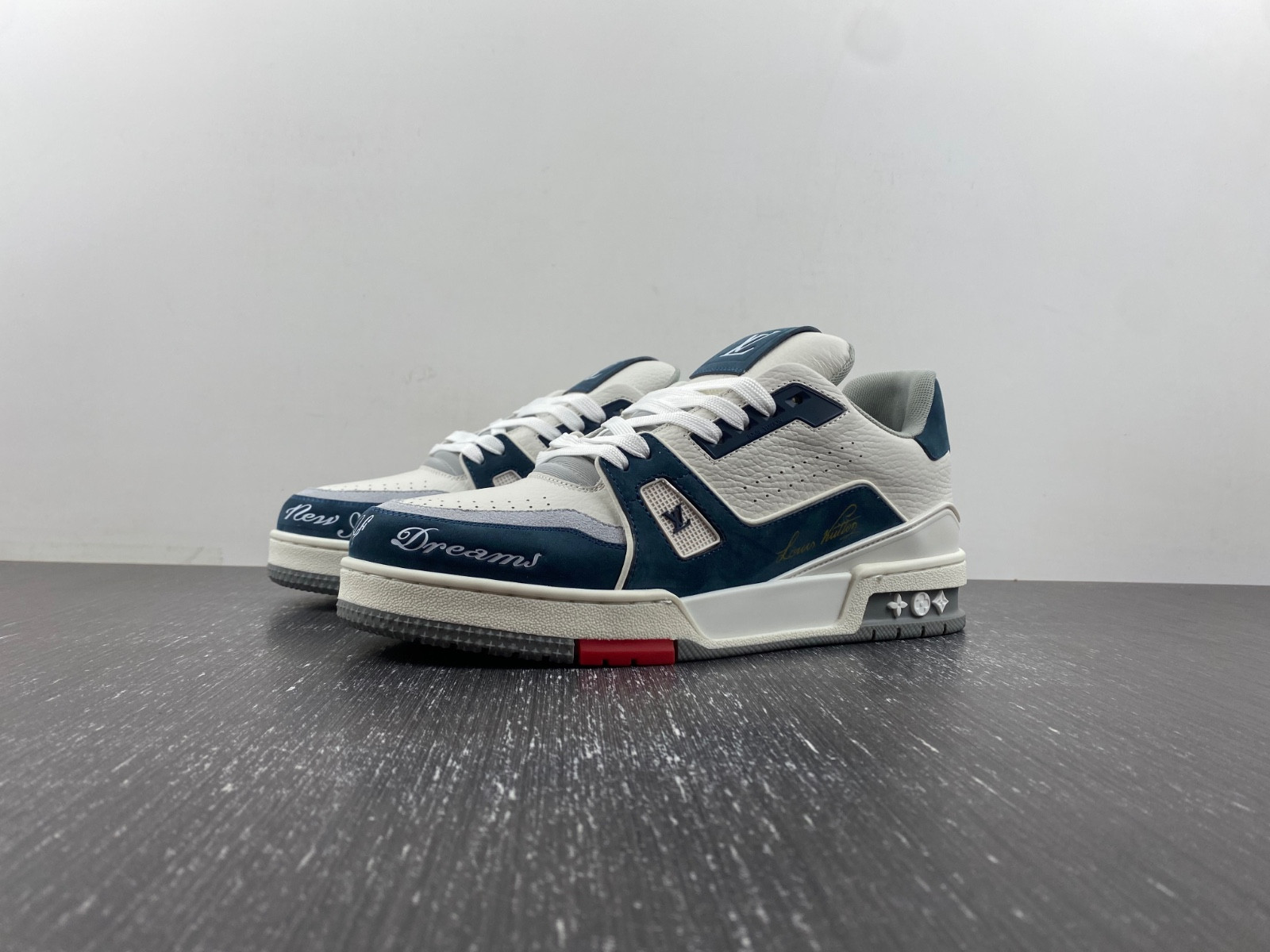 lwe sneaker