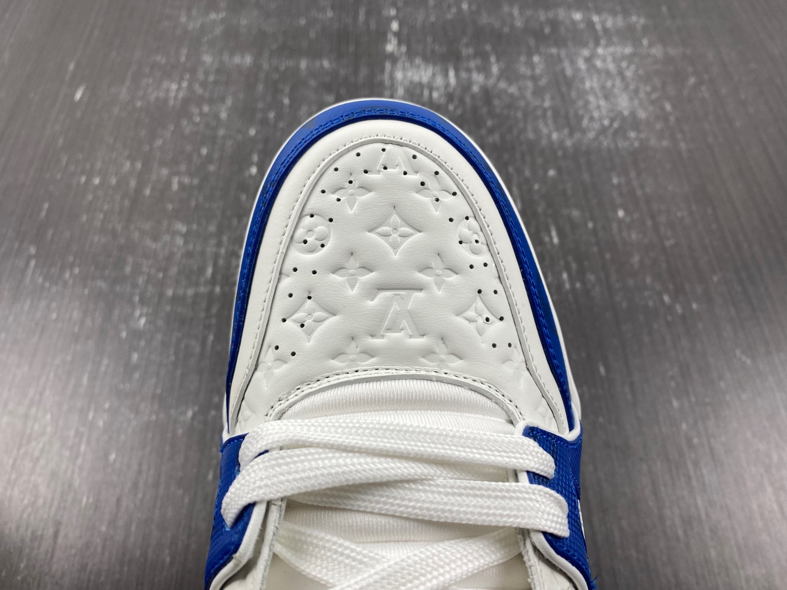 lwe sneaker