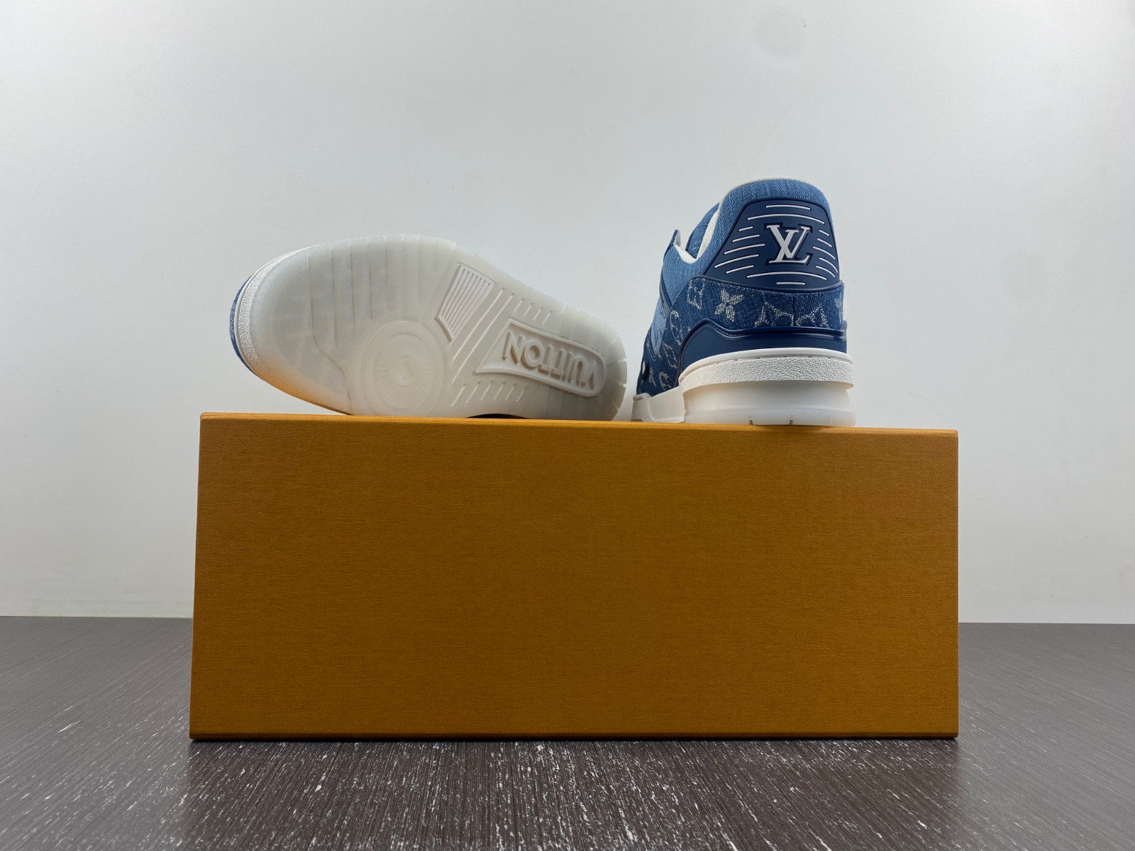 lwe sneaker