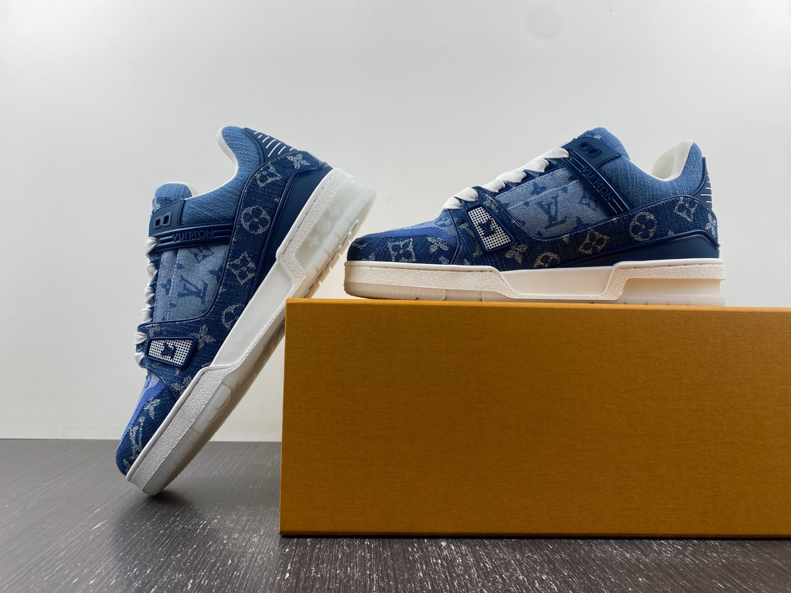 lwe sneaker